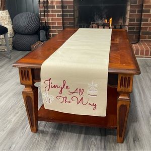 *Better Home  And Gardens Jingle All The Way Table Runner  & Hand Towel S…